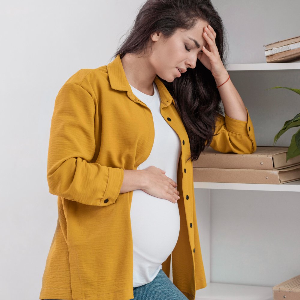 Gestante acima dos 35 anos com pré-eclampsia se sentindo mal